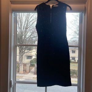 Black v neck dress
